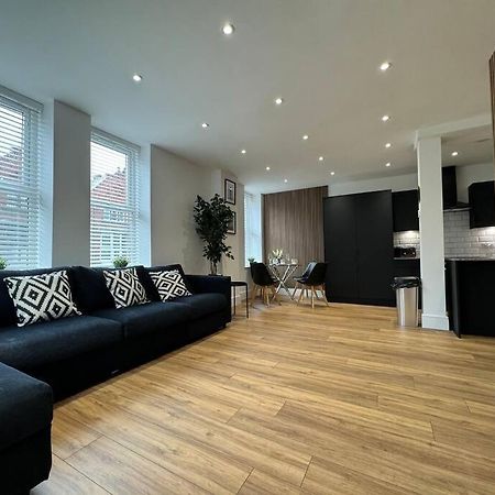 Entire Apartment In Waterloo Екстер'єр фото