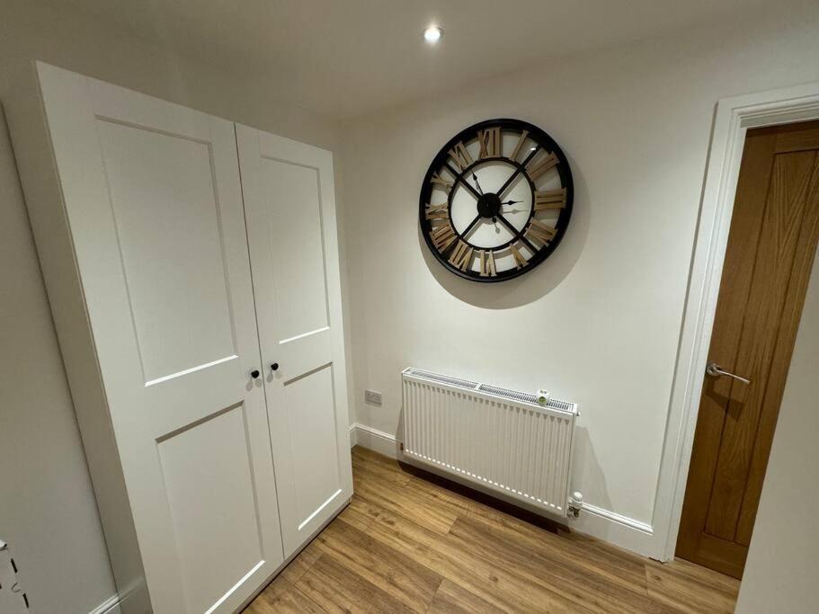 Entire Apartment In Waterloo Екстер'єр фото